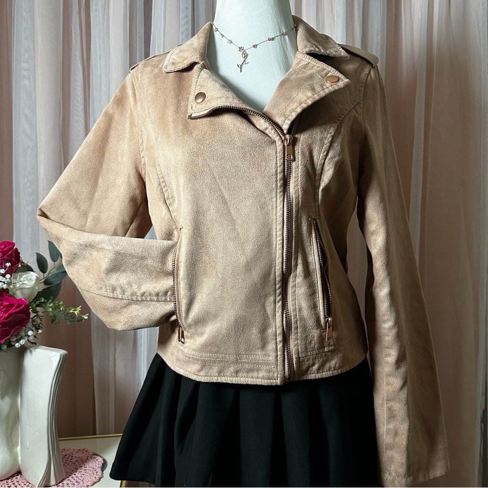 Chic Women's Light Pink Suede Jacket - image 4
